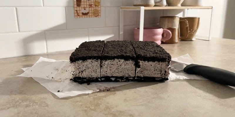 Barras heladas de Oreo recien cortadas